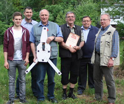v.l.n.r. David Weidung (Jungschützenkönig, Vereinsmeister KK Jugend), Markus Sesterhenn (Scheibenkönig, Vereinsmeister KK), Richard Schmitz (Schützenkönig), Günter Schäfer (Ehrenmitglied), Karl-Josef Adams (Schießmeister), Günter Geiermann (Ehrenmitglied), es fehlt: Markus Weidung (Vereinsmeister KK Dreistellungskampf) Königschießen 2016